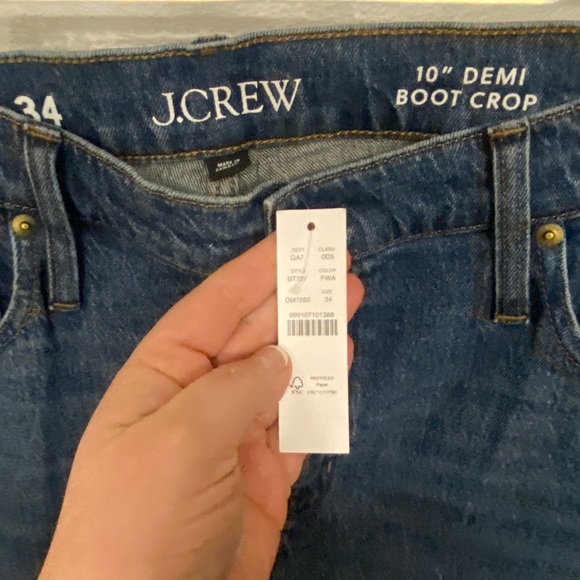 NWT J.Crew 10” Demi-Boot Crop Jean in Marion Wash Sz 34. MSRP $138. - Picture 7 of 10